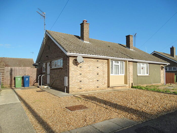 1 Bedroom Semi-Detached Bungalow To Rent In Horsegate Gardens, Chatteris, Cambs., PE16