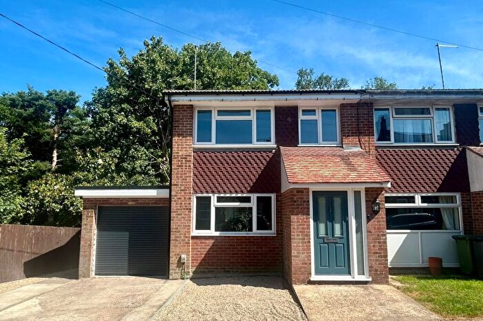 3 Bedroom Semi-Detached House To Rent In Western Road, Liss, Hampshire, GU33