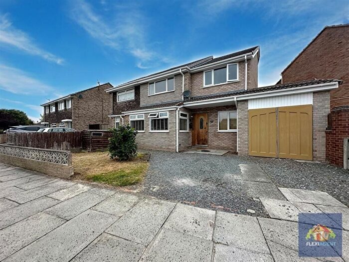 3 Bedroom Semi Detached House For Sale In Seaton Way, Southport, Merseyside, PR9