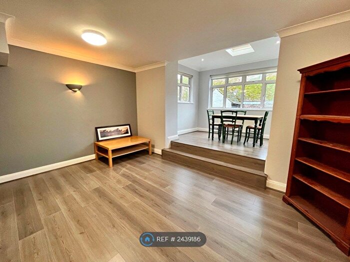 2 Bedroom Maisonette To Rent In The Masons, Gerrards Cross, SL9