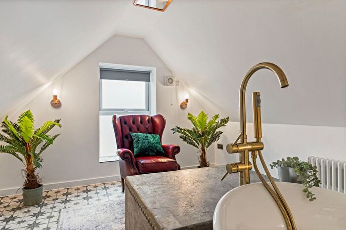 1 Bedroom Flat To Rent In Sandgate Road, Folkestone, CT20