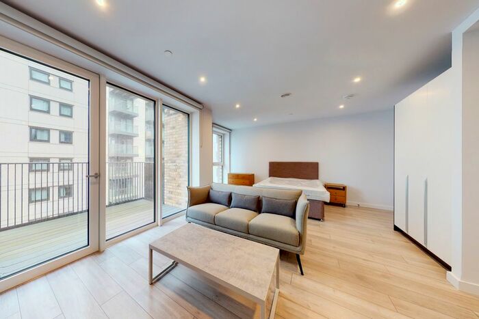 Studio To Rent In Park Central West, London, SE1