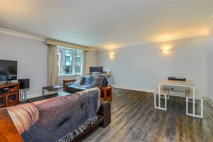 2 Bedroom Flat To Rent In Walpole House, Westminster Bridge Road, Waterloo, SE1