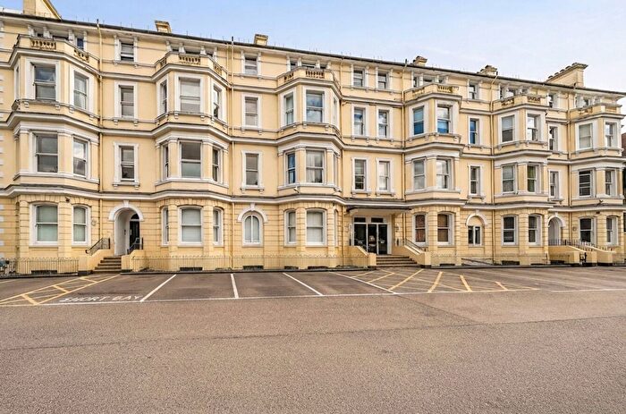 2 Bedroom Flat For Sale In London Road, Grantley Court, TN1