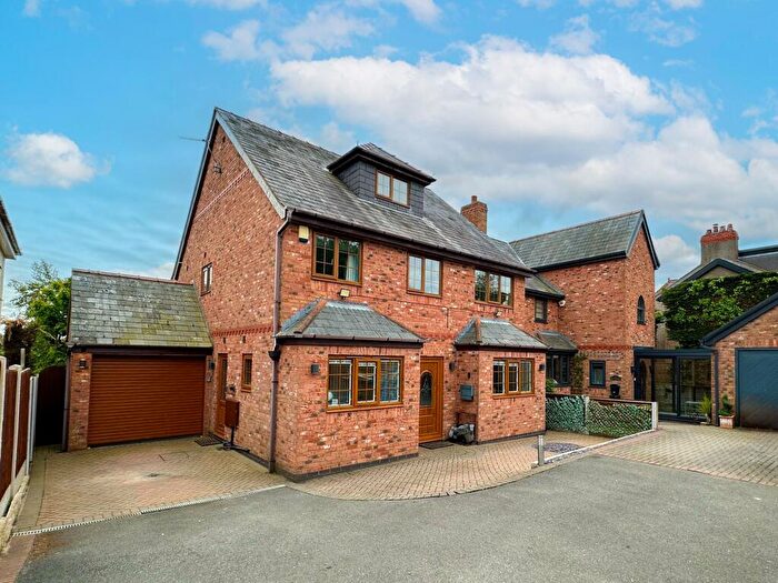 4 Bedroom Detached House For Sale In South Drive, Heswall, CH60