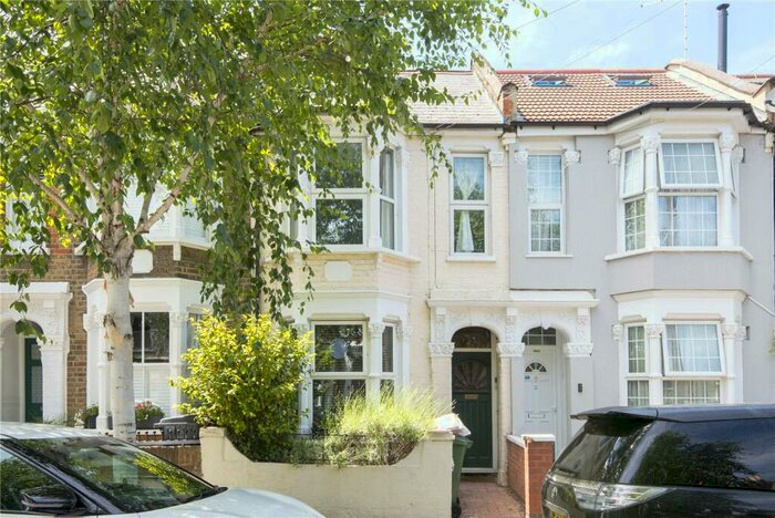 1 Bedroom Flat To Rent In Wolsey Avenue, Walthamstow, London, E17