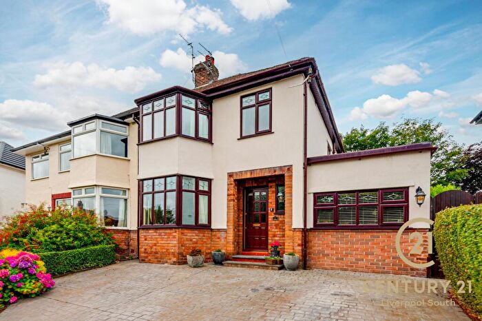 3 Bedroom Semi-Detached House For Sale In Lynton Green, Woolton, Liverpool, L25
