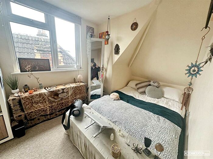 2 Bedroom Flat To Rent In Cromwell Road St Andrews Bristol, BS6