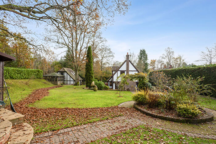 4 Bedroom Detached House For Sale In London Road, Liphook, GU30