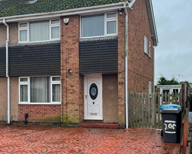 3 Bedroom Semi-Detached House To Rent In Deeble Road, Kettering NN15