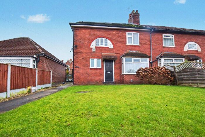 4 Bedroom Semi Detached House For Sale In Upper Wortley Road, Leeds, West Yorkshire, LS12