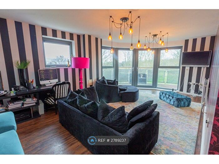 2 Bedroom Flat To Rent In Bush House, London, SE18