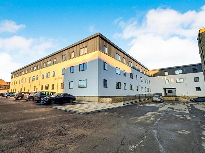 1 Bedroom Apartment To Rent In Bingley Road, Bradford, BD9