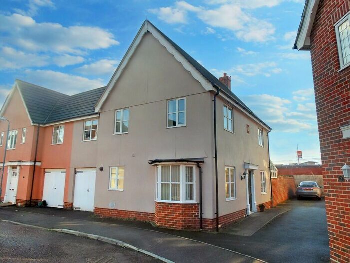 4 Bedroom Detached House To Rent In Mascot Square, Colchester, Essex, CO4