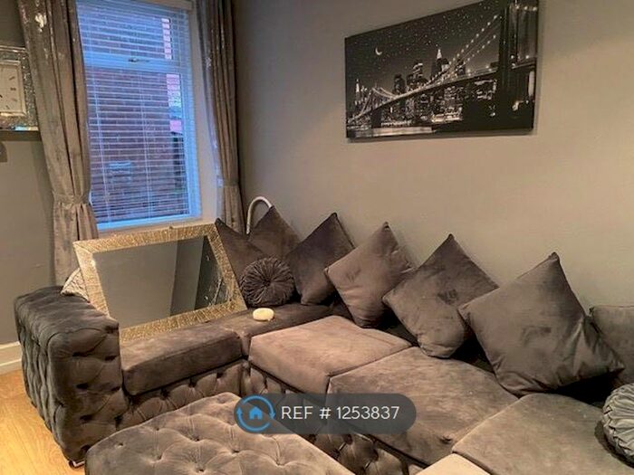 2 Bedroom Flat To Rent In Station Road, Bill Quay, Gateshead NE10