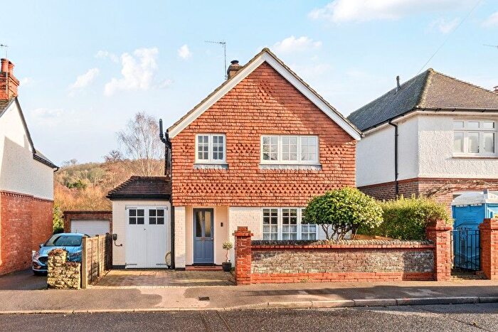 4 Bedroom Country House To Rent In Eastwood Road, Bramley, GU5