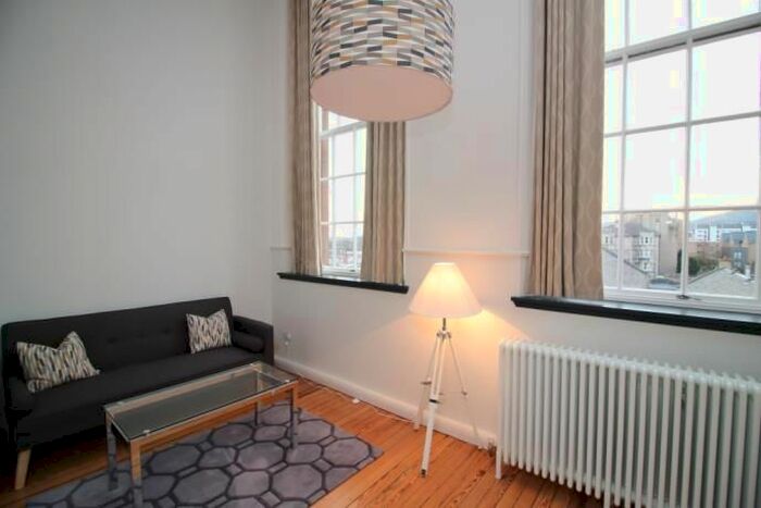 1 Bedroom Flat To Rent In Flat, Mcdonald Road, Edinburgh, EH7