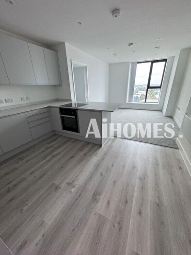 2 Bedroom Flat To Rent In Wharf End, Trafford Park, Manchester, M17