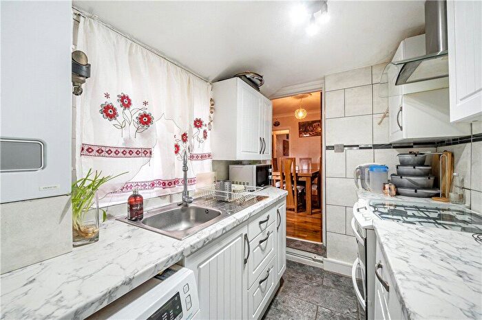 2 Bedroom Terraced House For Sale In Boston Road, Croydon, CR0