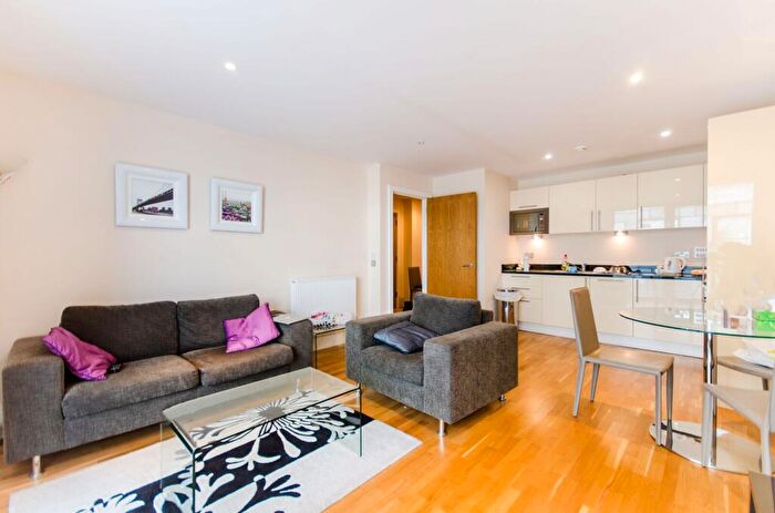 1 Bedroom Flat To Rent In Cobalt Point, Canary Wharf, London, E14