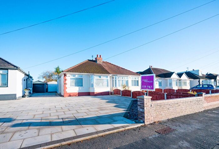 2 Bedroom Semi-Detached Bungalow For Sale In Moss Lane, Maghull, L31