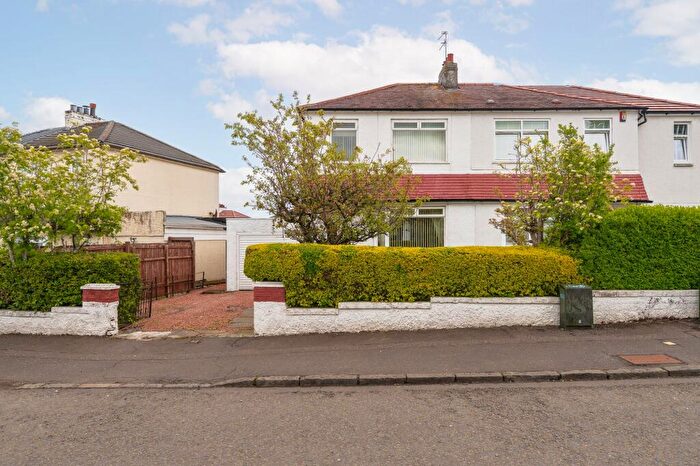 3 Bedroom Semi-Detached House For Sale In Rockmount Avenue, Thornliebank, G46