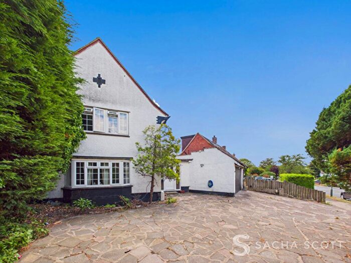 3 Bedroom Semi-Detached House For Sale In Partridge Mead, Banstead, SM7