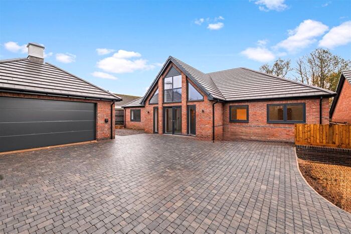 3 Bedroom Detached Bungalow For Sale In Beaumont Close, Claverdon, CV35