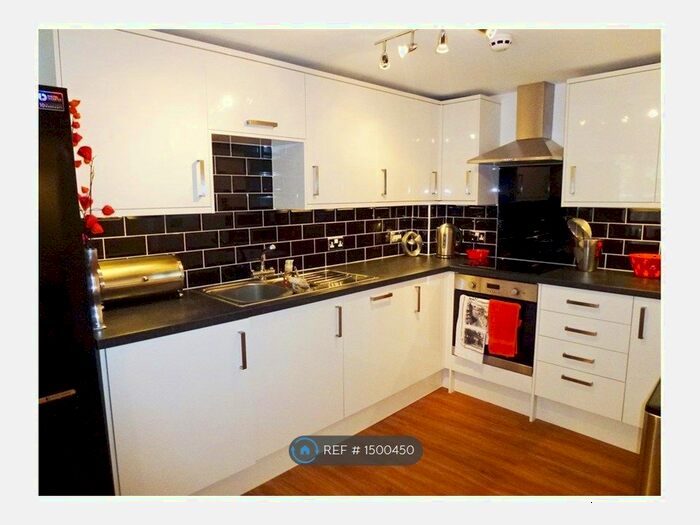 2 Bedroom Flat To Rent In Derngate, Northampton, NN1