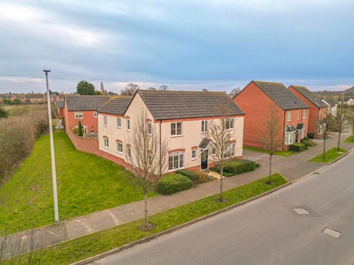 4 Bedroom Detached House For Sale In Lower Farm Way, Nuneaton, CV10