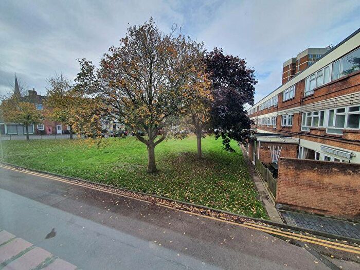 1 Bedroom Apartment To Rent In Columbia Close, Gloucester, GL1