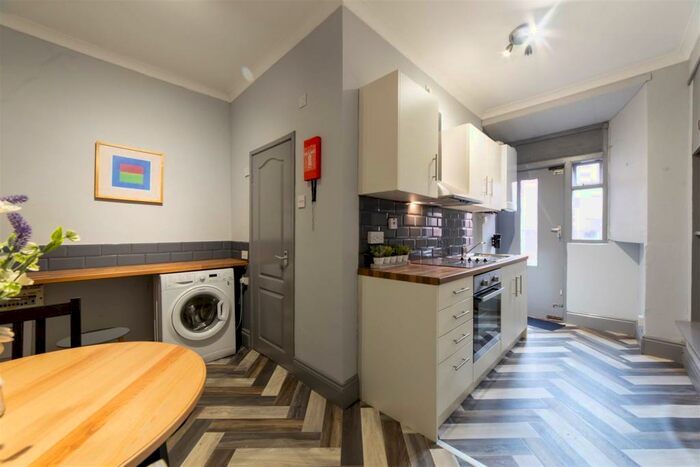 Studio To Rent In Stannington Grove, Heaton, NE6