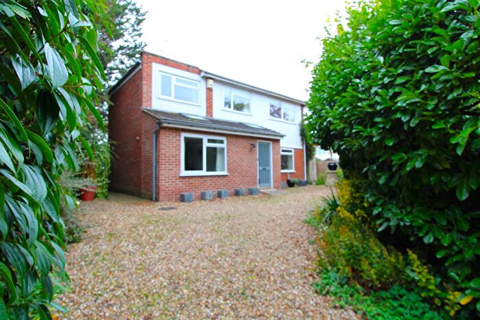 5 Bedroom Detached House For Sale In Exeforde Avenue, Ashford, TW15