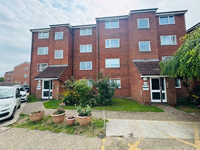 1 Bedroom Flat For Sale In Makepeace Road, Northolt, UB5