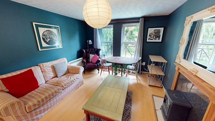 2 Bedroom Apartment To Rent In Mariner Avenue, B16