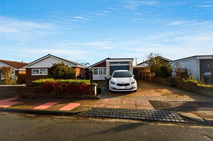 3 Bedroom Bungalow To Rent In Cook Avenue, Eastbourne, BN23