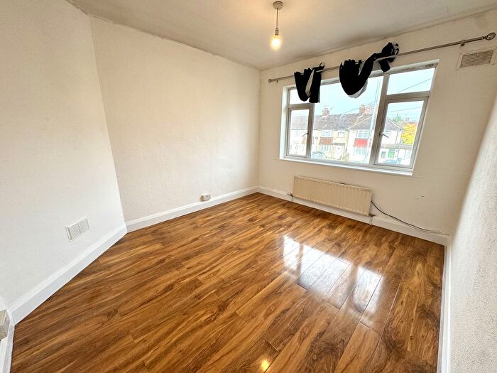 2 Bedroom Maisonette To Rent In Willow Tree Lane, Hayes, UB4