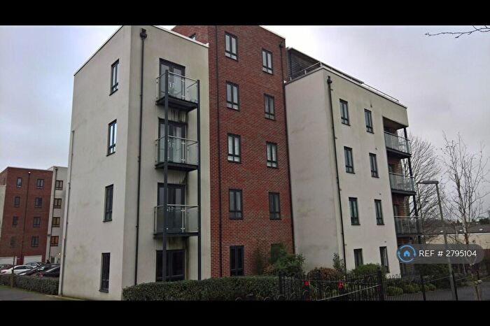 2 Bedroom Flat To Rent In Sinclair Drive, Basingstoke, RG21