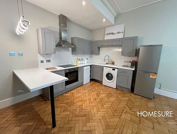2 Bedroom Flat To Rent In First National Bank, Fenwick Street, L2