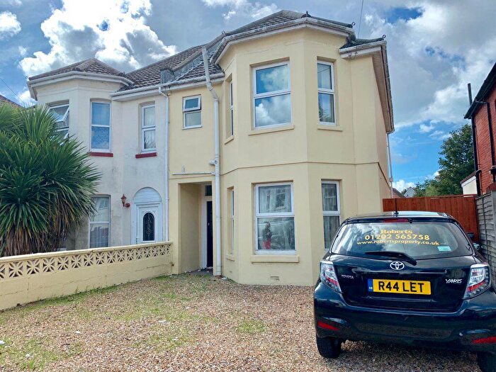 5 Bedroom House To Rent In Five Double Bedroom Student House (), P02