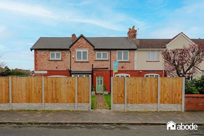 3 Bedroom Semi-Detached House For Sale In Clinning Road, Southport, PR8