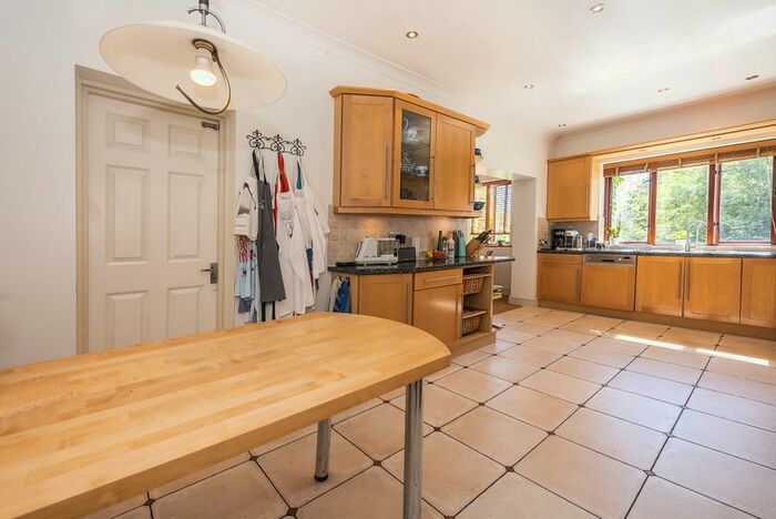 5 Bedroom Detached House To Rent In Arthur Road, London, SW19