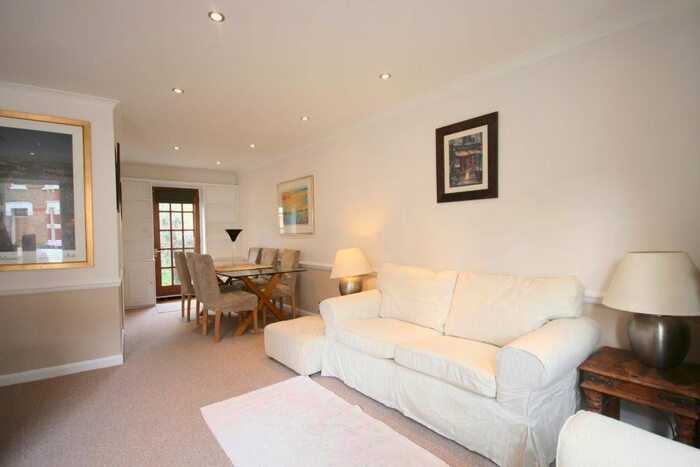 3 Bedroom Terraced House To Rent In Beryl Road, London, W6