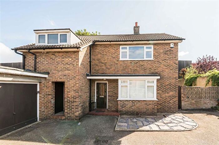 4 Bedroom Detached House To Rent In Effra Road, London, SW2
