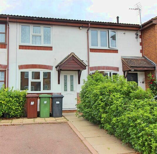 2 Bedroom Terraced House To Rent In Farm Close, Borehamwood, WD6
