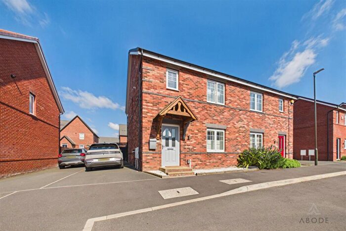 3 Bedroom Semi-Detached House For Sale In Kinglas Drive, Mickleover, Derby, DE3