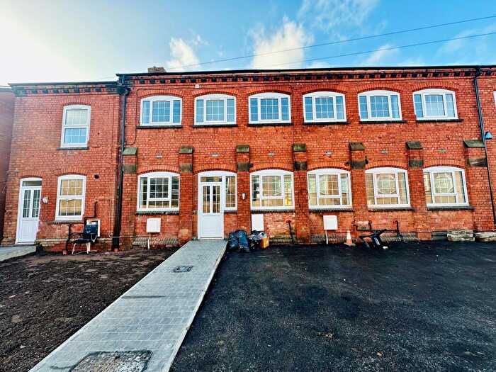 2 Bedroom Town House To Rent In Bolsover Street, Hucknall, NG15