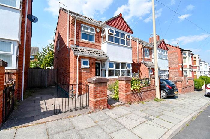 3 Bedroom Detached House For Sale In Clive Road, Prenton, CH43