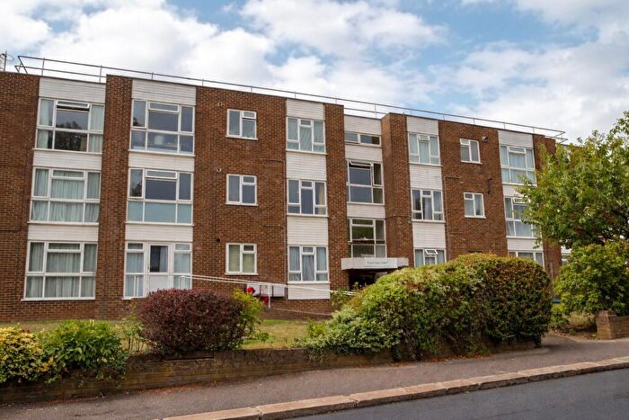 2 Bedroom Apartment To Rent In Pineridge Court, Bells Hill, High Barnet, Hertfordshire, EN5
