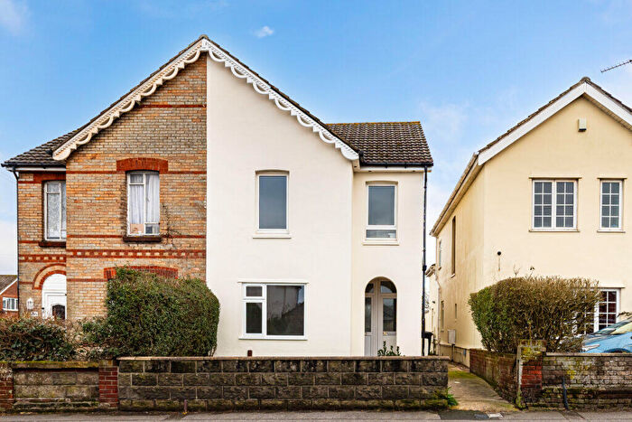 1 Bedroom Flat For Sale In Kinson Road, Bournemouth, BH10